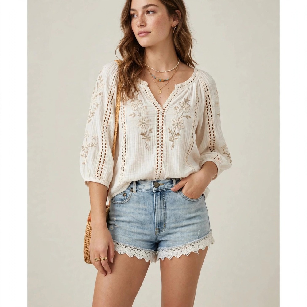 Free People Light Wash Denim Crochet Lace Trim Shorts Boho Distressed W28
